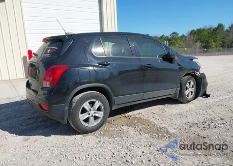 2020 Chevrolet Trax Fwd Ls z USA, uszkodzony, nr VIN KL7CJKSB1LB059214